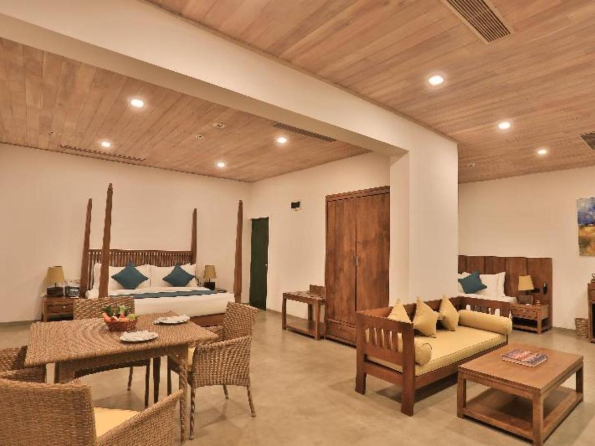 Regenta Arie Lagoon Negombo Exteriör bild