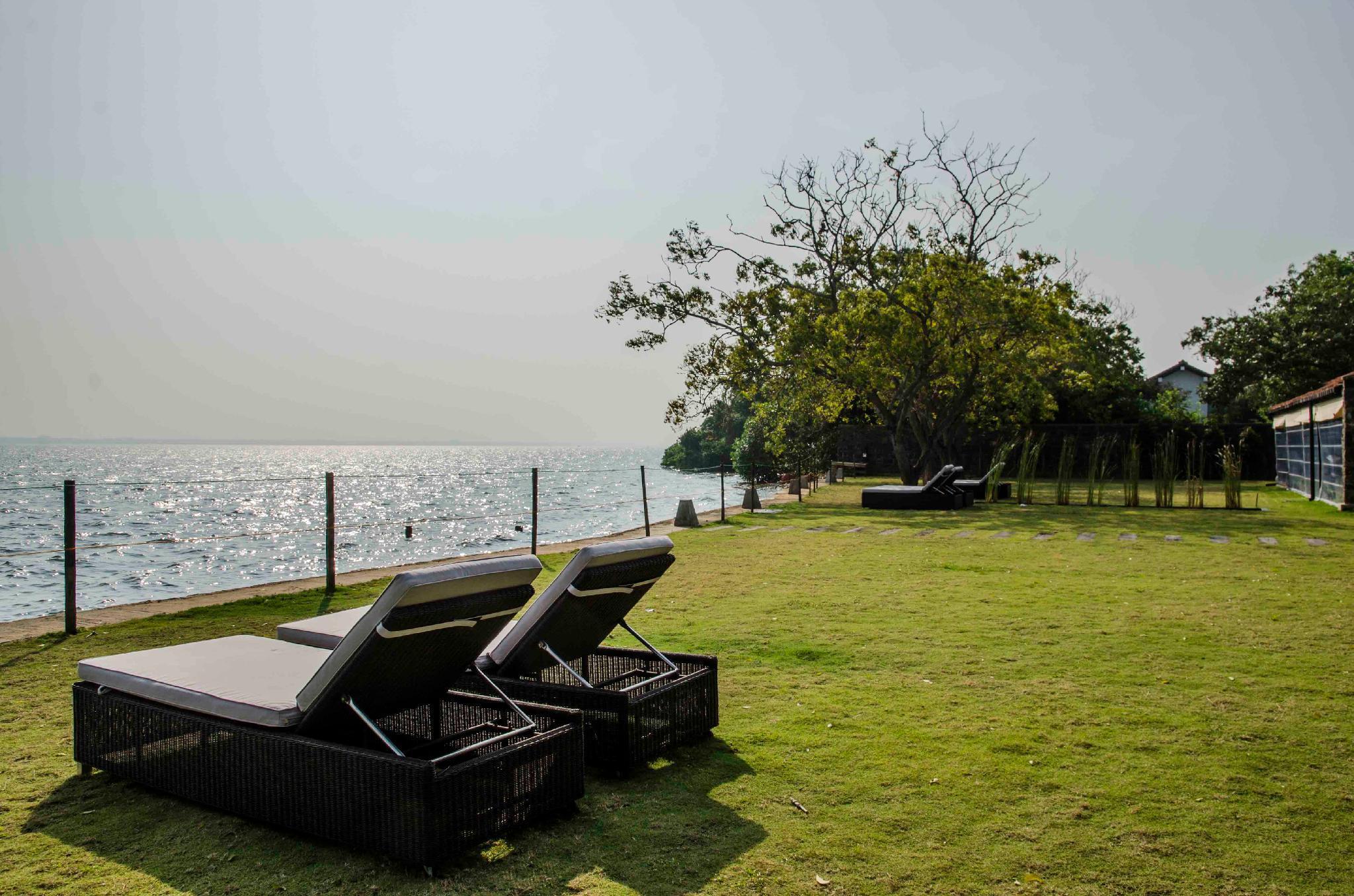 Regenta Arie Lagoon Negombo Exteriör bild