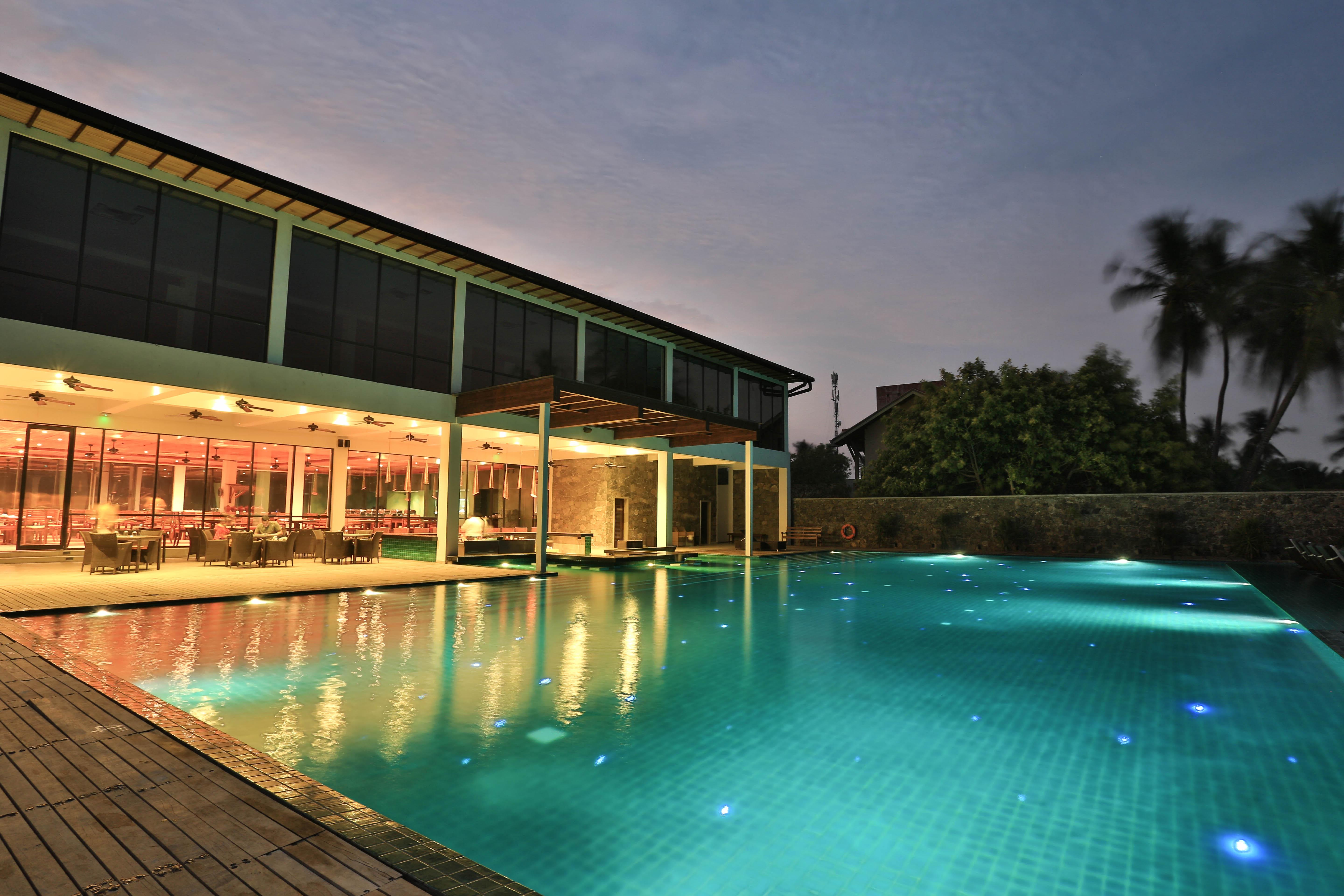 Regenta Arie Lagoon Negombo Exteriör bild