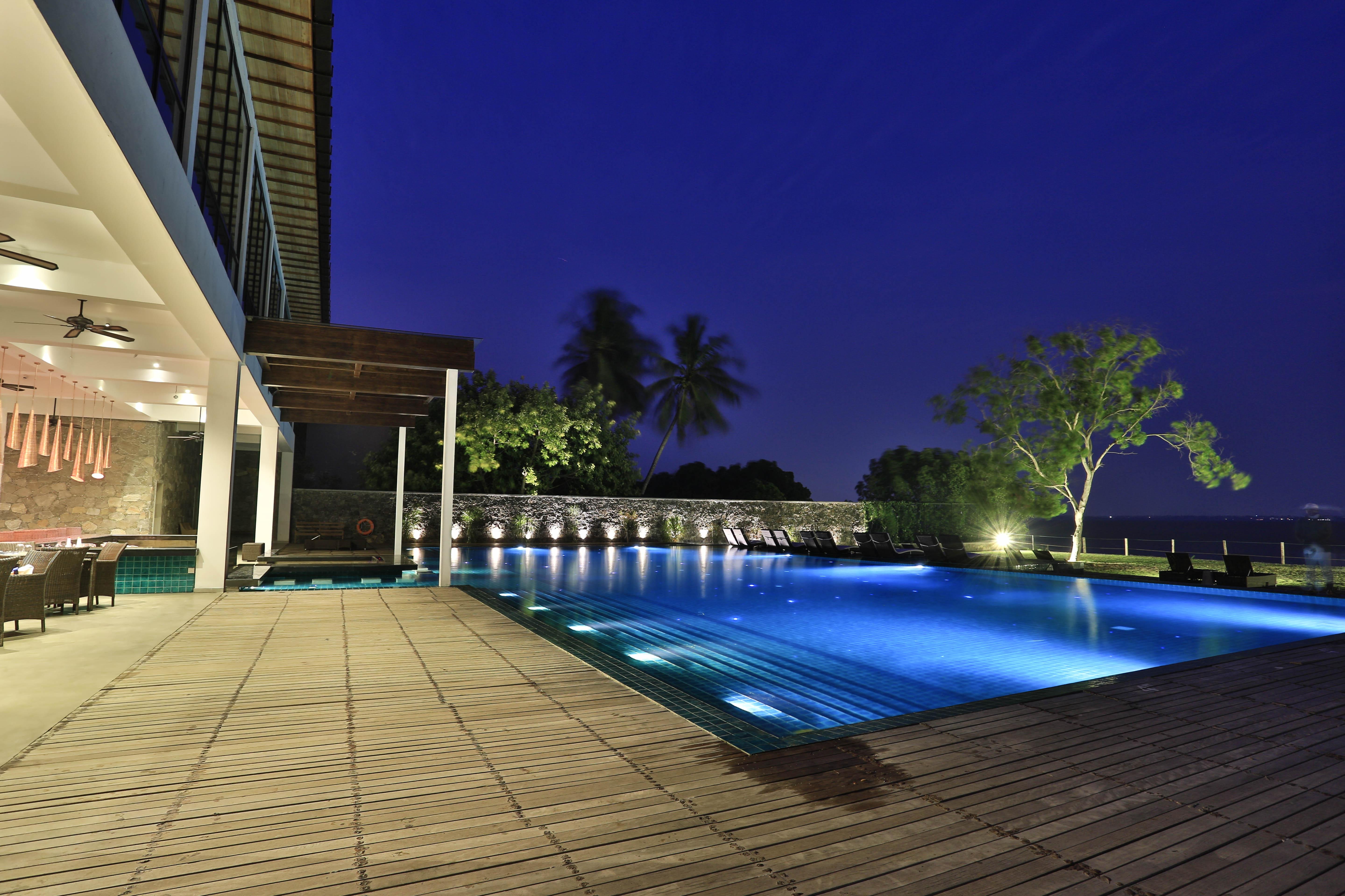 Regenta Arie Lagoon Negombo Exteriör bild