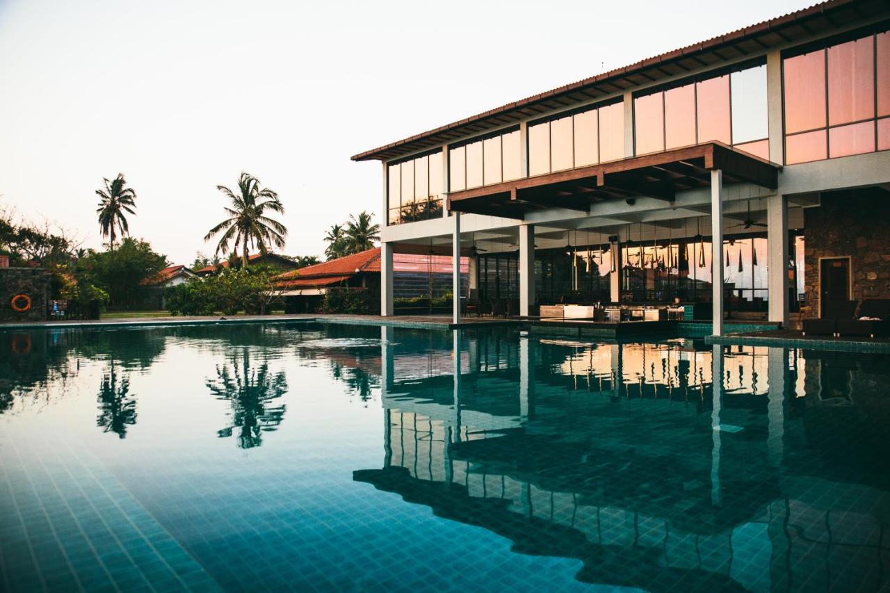 Regenta Arie Lagoon Negombo Exteriör bild