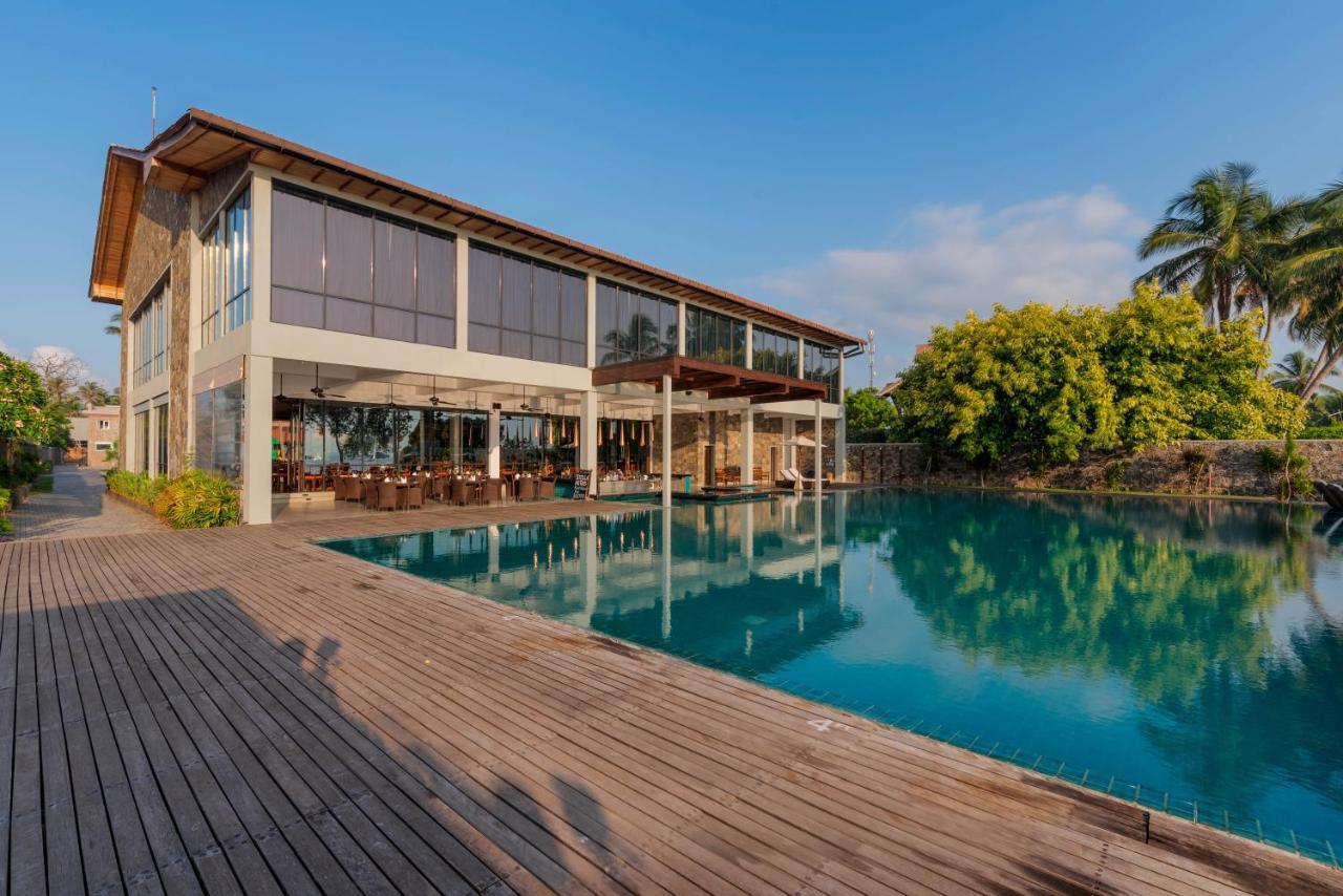 Regenta Arie Lagoon Negombo Exteriör bild
