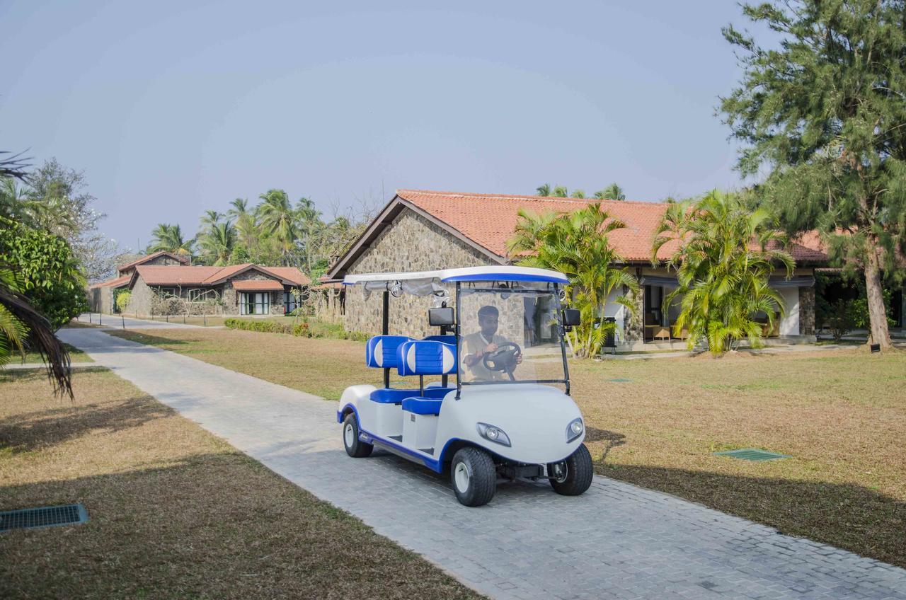 Regenta Arie Lagoon Negombo Exteriör bild