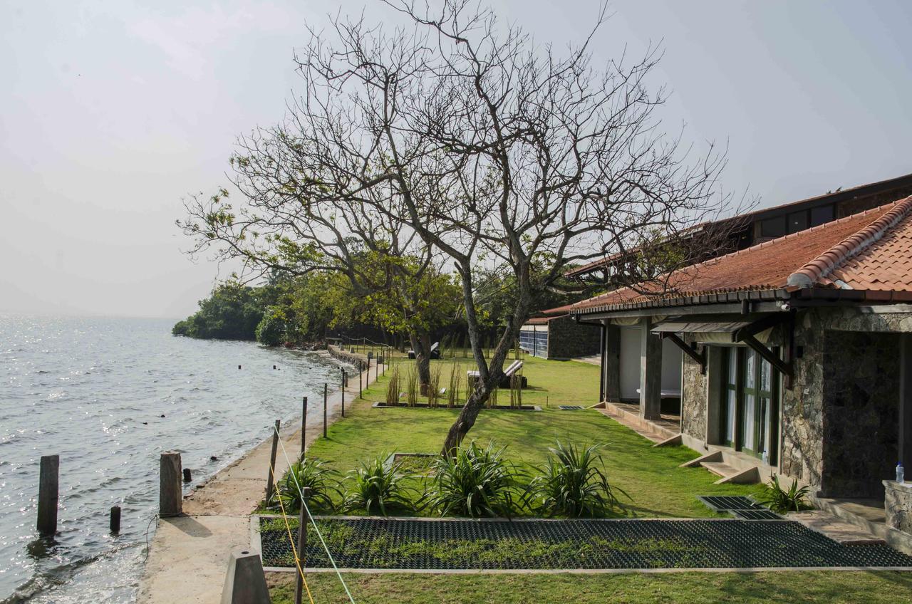 Regenta Arie Lagoon Negombo Exteriör bild