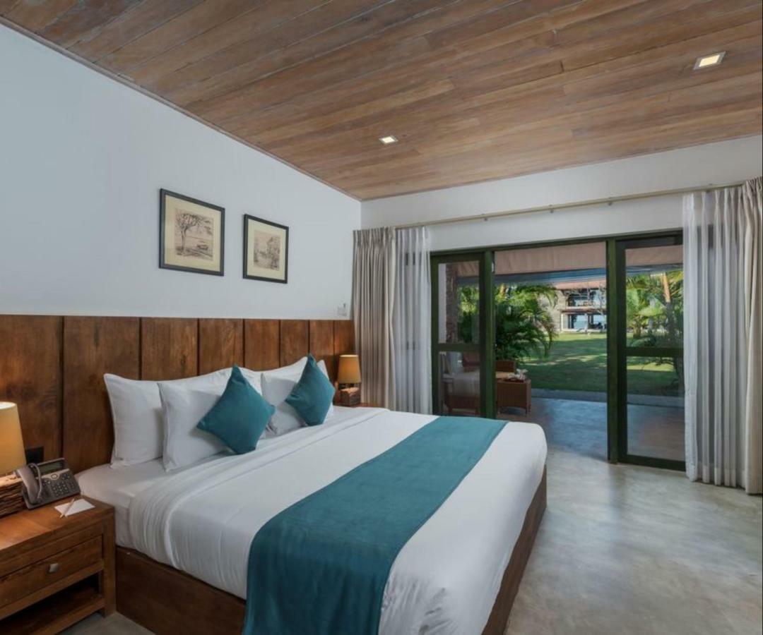 Regenta Arie Lagoon Negombo Exteriör bild