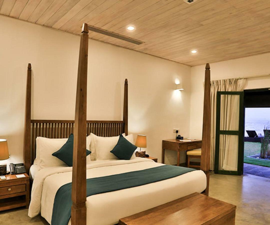 Regenta Arie Lagoon Negombo Exteriör bild