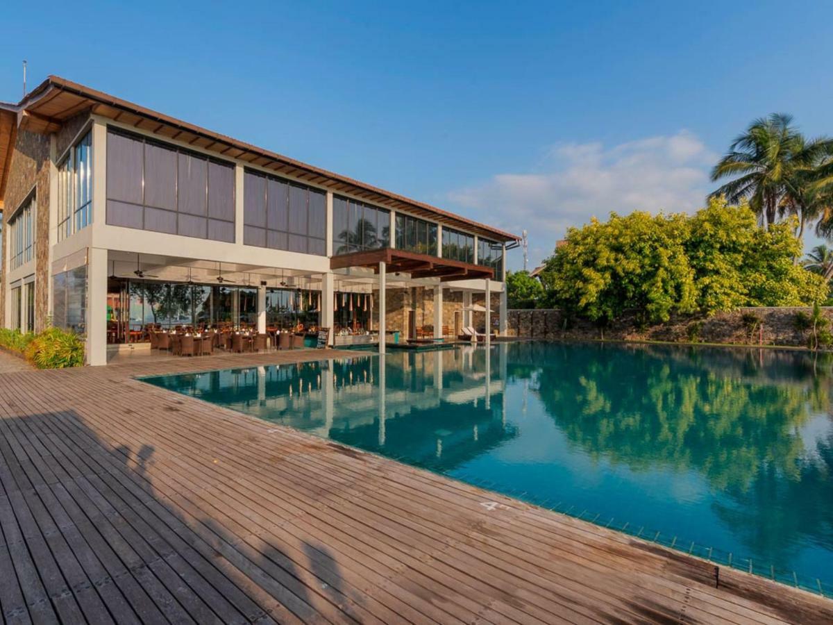 Regenta Arie Lagoon Negombo Exteriör bild